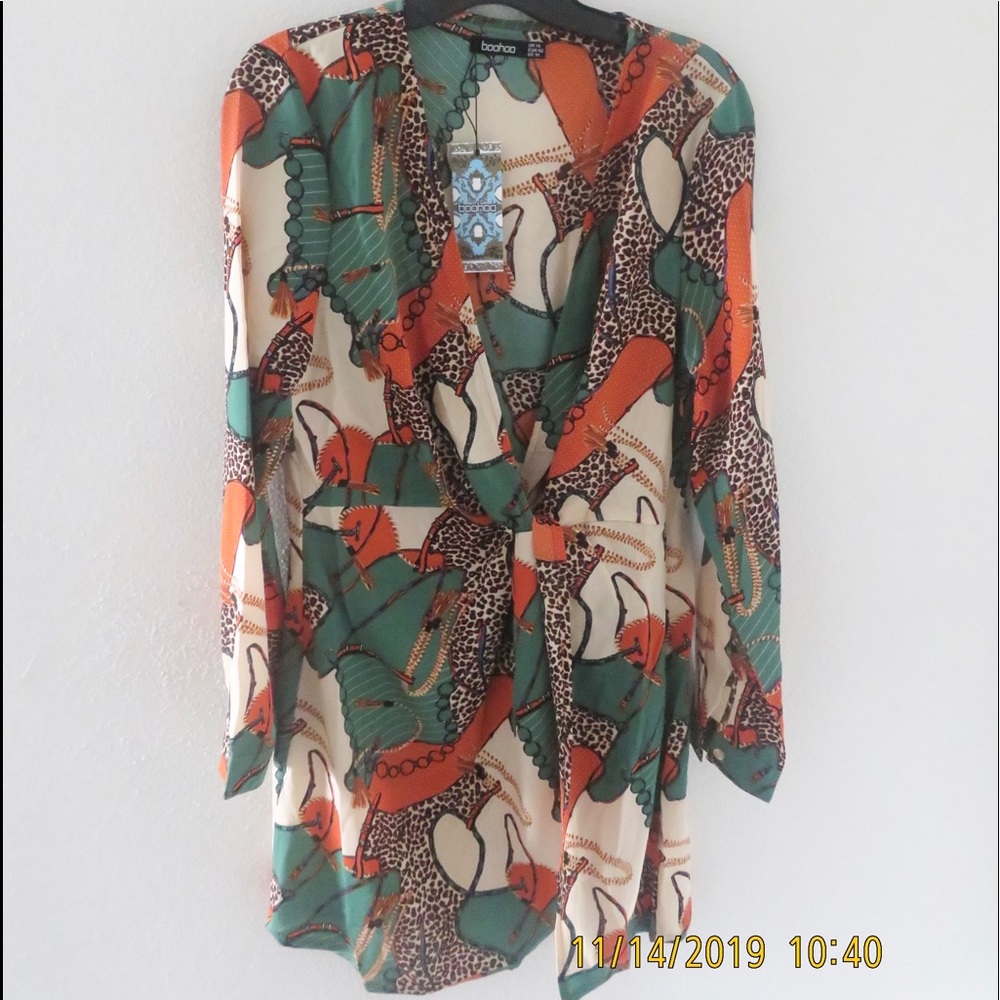 Boohoo Satin Chain Print dress, new with tags!